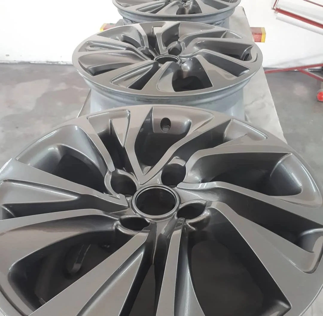 Llantas con acabado gris metalizado